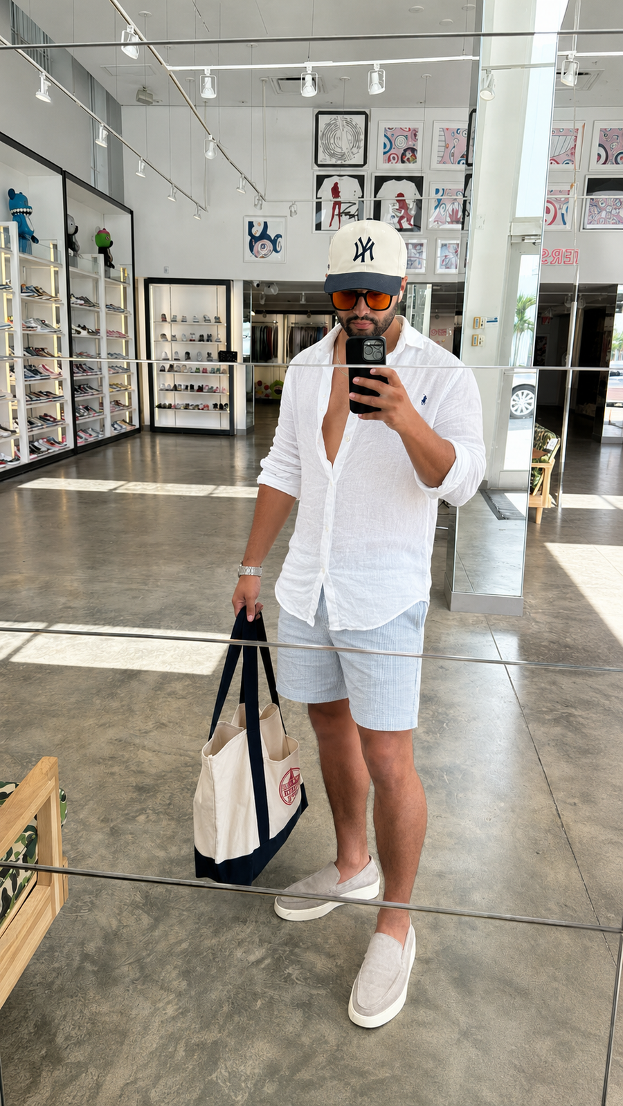 Customer wearing the SOLARO linen shirt